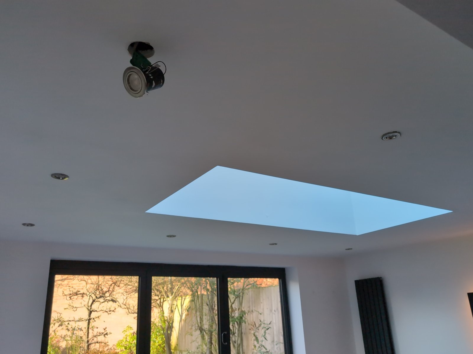 Image: https://us-noi.v-cdn.net/6031891/uploads/editor/ep/b1ghrvfcagtu.jpg