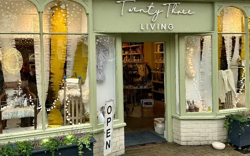 Image: https://us-noi.v-cdn.net/6031891/uploads/editor/va/n6bufamjab84.png